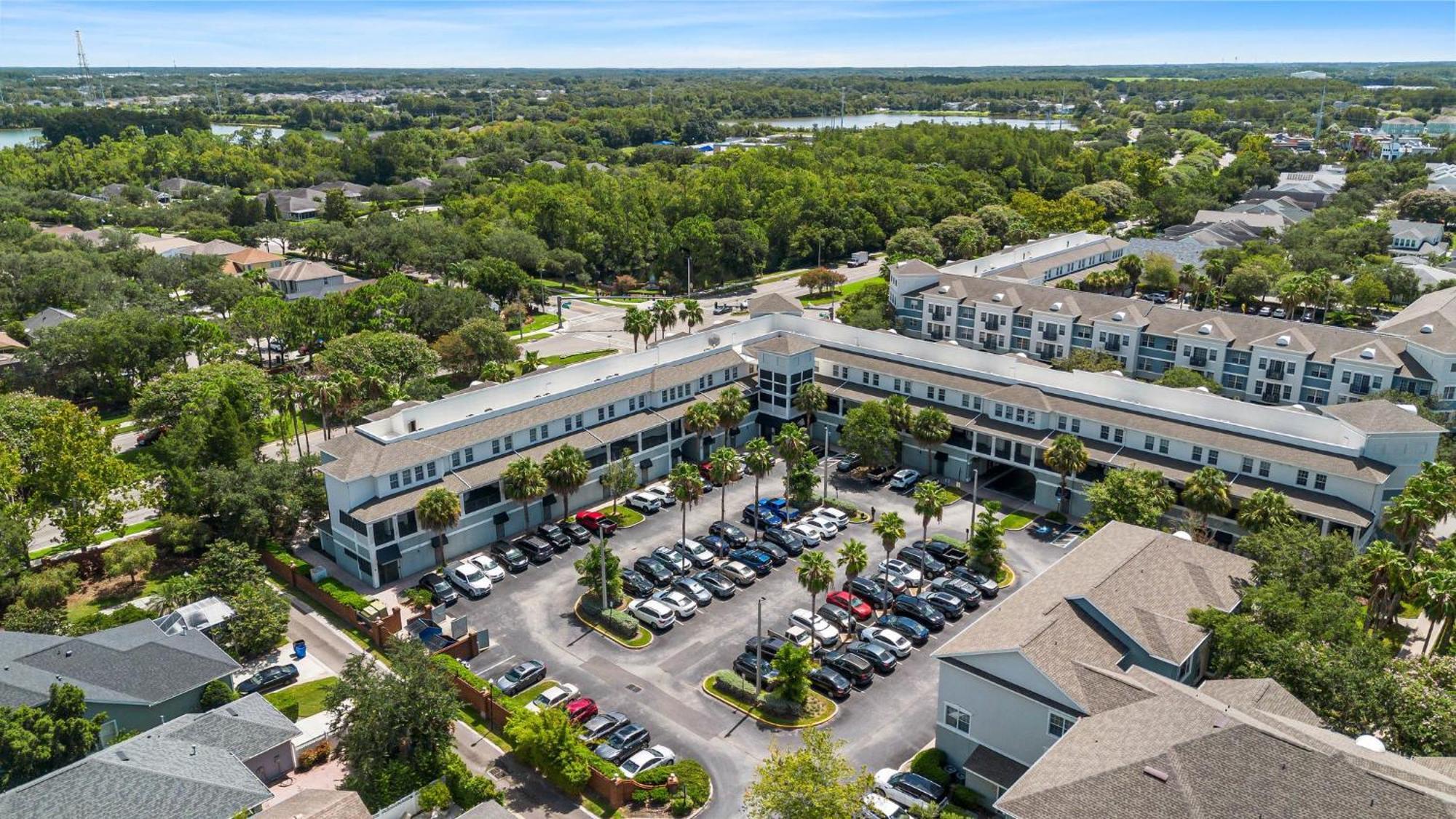 Chic 2br2ba- Minutes To Airport & Westchase #3 *