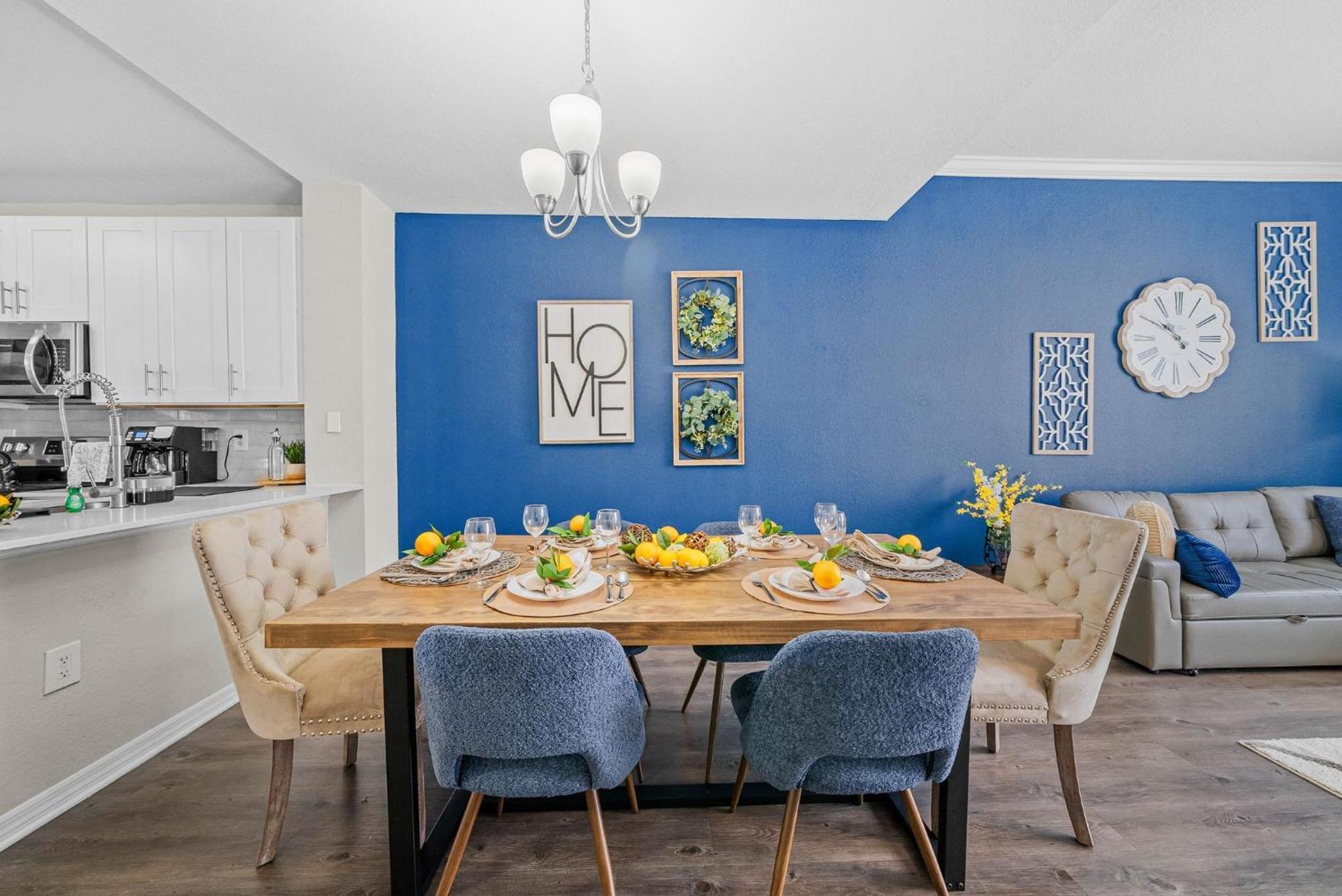 Chic 2br2ba- Minutes To Airport & Westchase #3 Apartment *