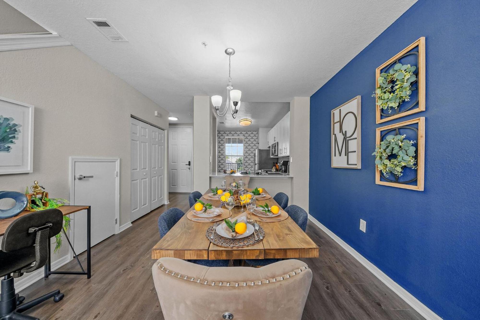 Chic 2br2ba- Minutes To Airport & Westchase #3