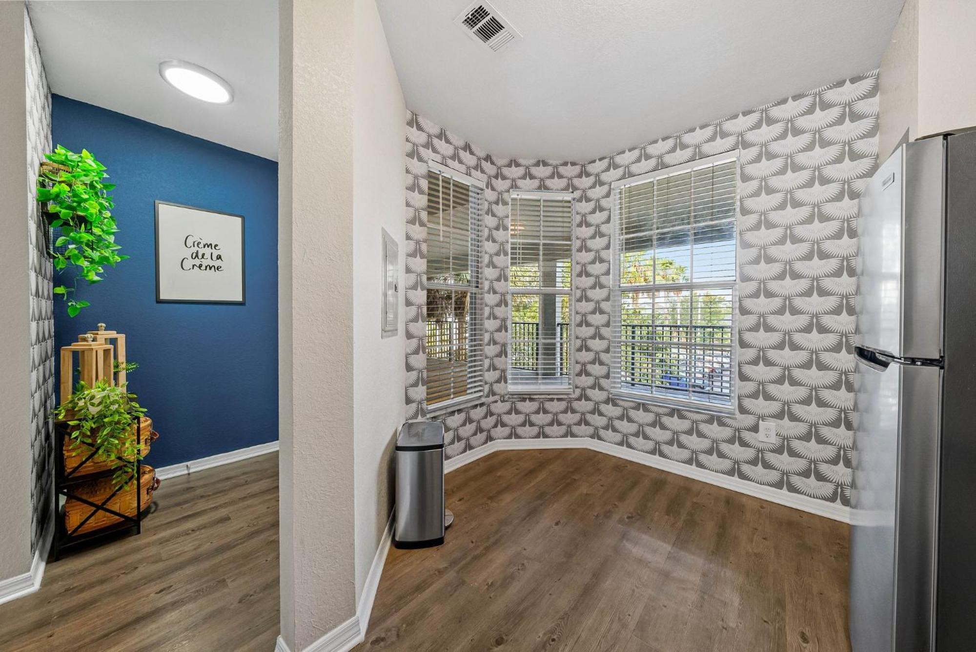 Apartment Chic 2br2ba- Minutes To Airport & Westchase #3 *