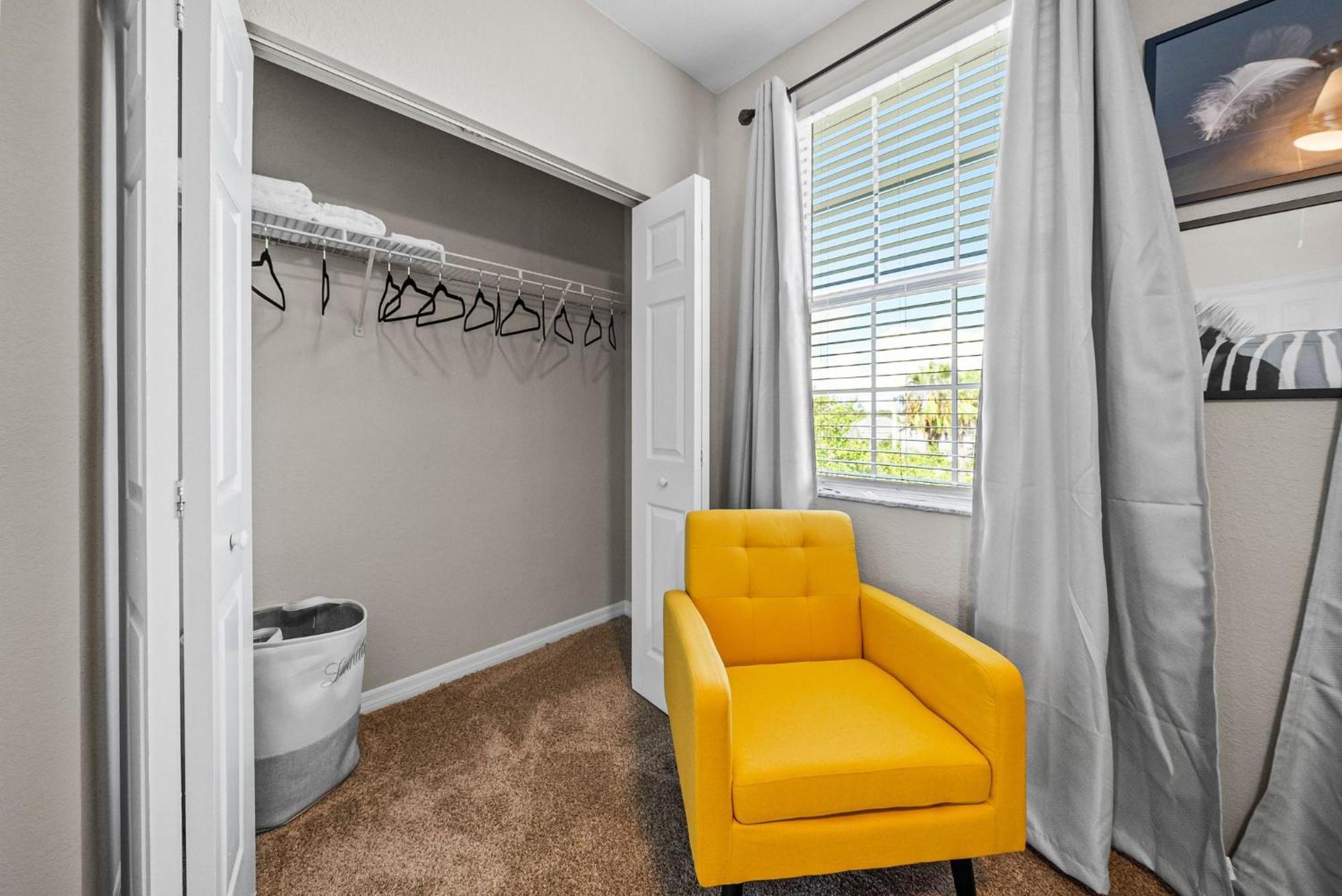 Chic 2br2ba- Minutes To Airport & Westchase #3 *