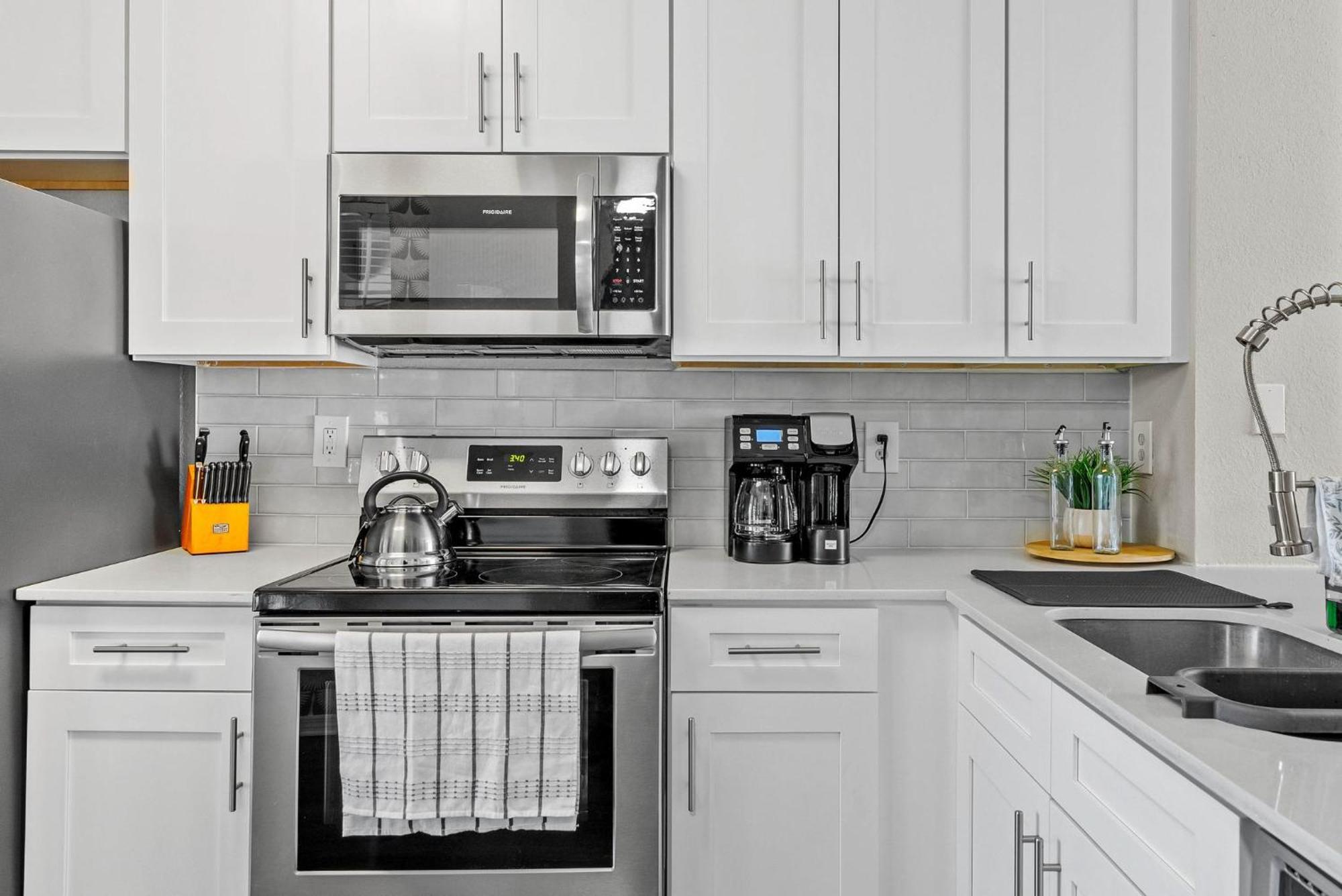 Chic 2br2ba- Minutes To Airport & Westchase #3 Tampa
